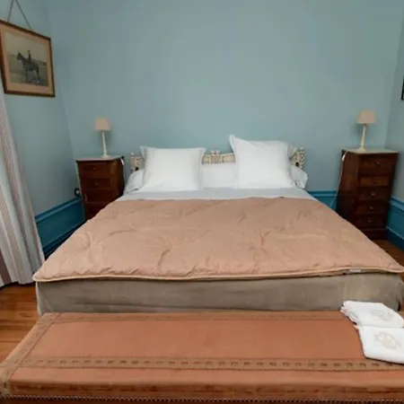 Apartment Ou D'hotes Au Chateau De Montclair Pommiers (Rhone)