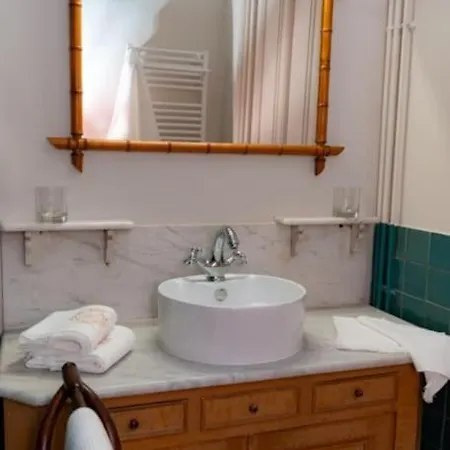 Ou D'hotes Au Chateau De Montclair Apartment *