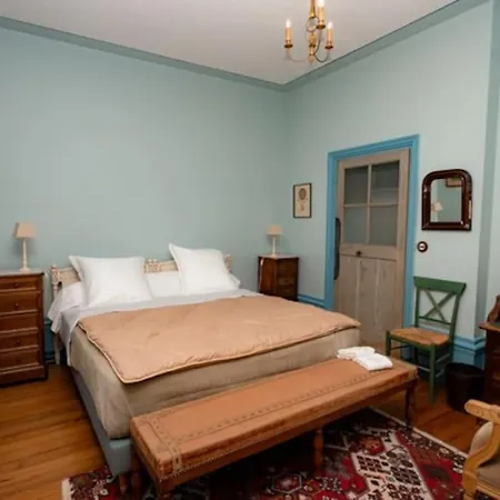 Ou D'hotes Au Chateau De Montclair * Pommiers (Rhone)