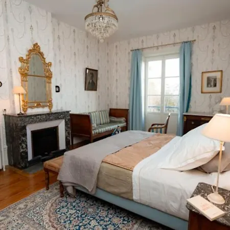 Apartment Ou D'hotes Au Chateau De Montclair Pommiers (Rhone)