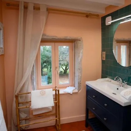 Ou D'hotes Au Chateau De Montclair Apartment Pommiers (Rhone)